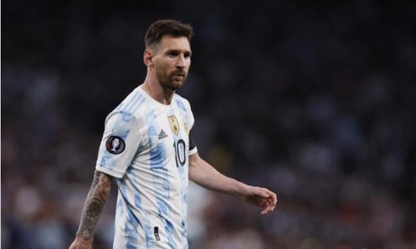 扮演毛泽东女特型演员大火后，丈夫反感：毛主席是伟人，她是女人